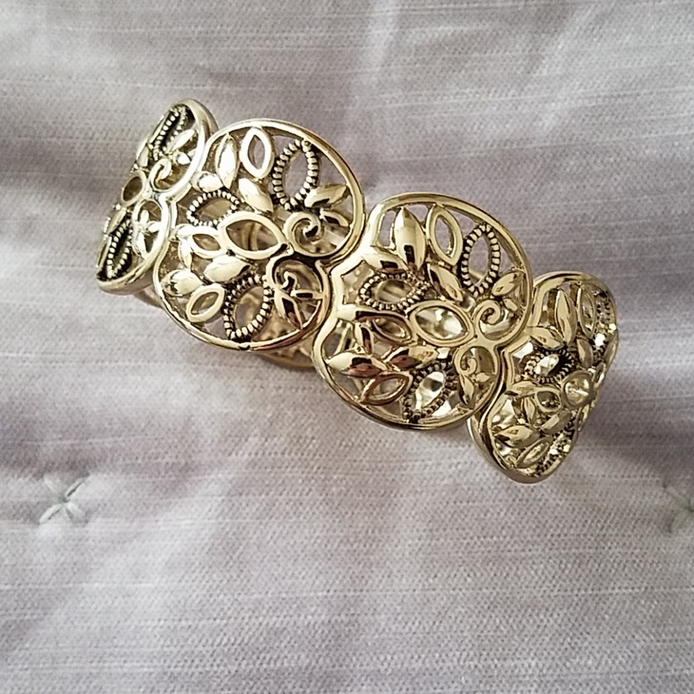 Gorgeous filigree bangle